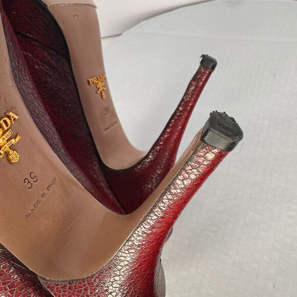 Prada Vtg Textured Red Black Leather Pumps Sz 39 Luxury Designer Chic Classic - Picture 10 of 11